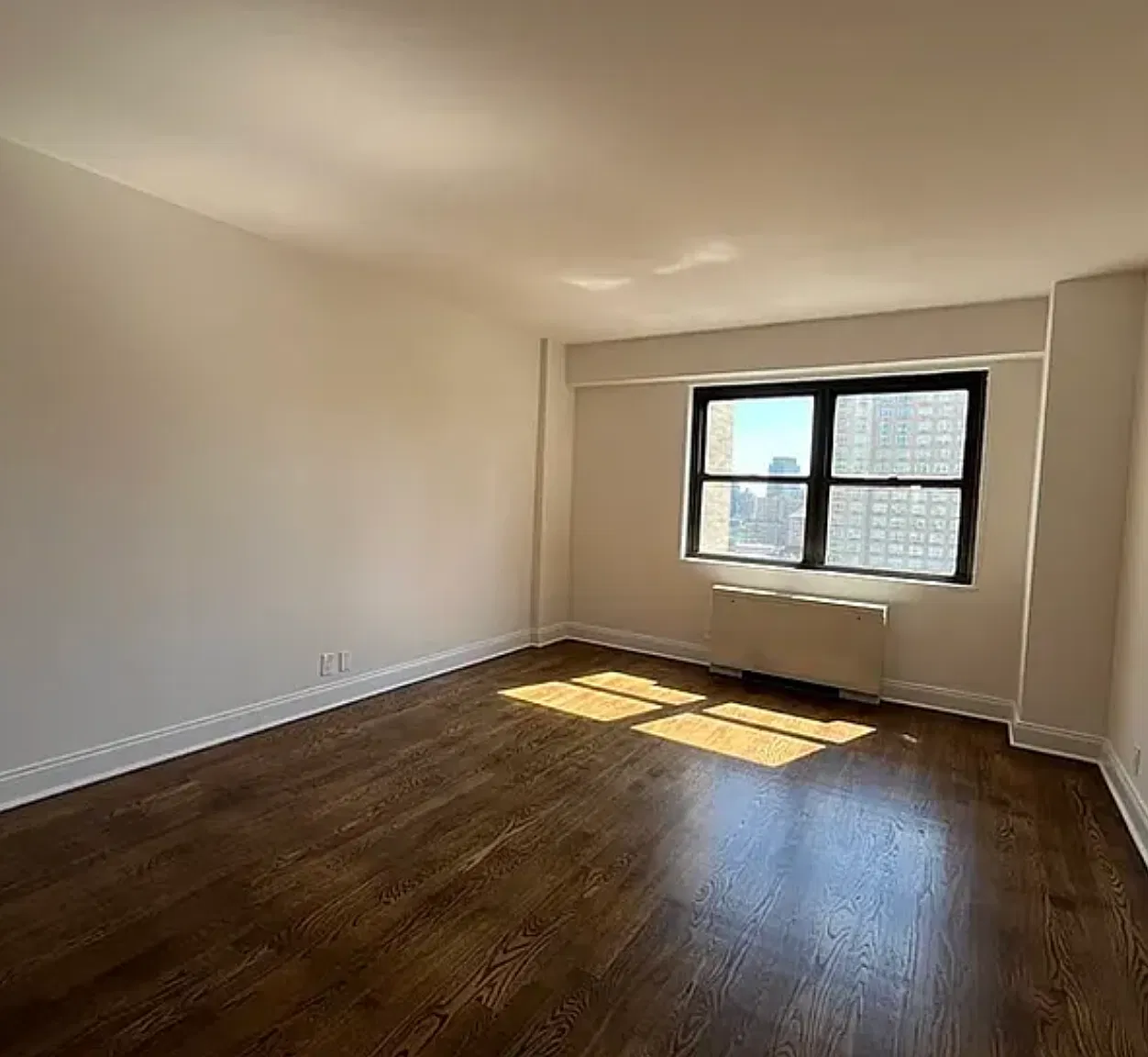 401 East 88th Street — Photo 2