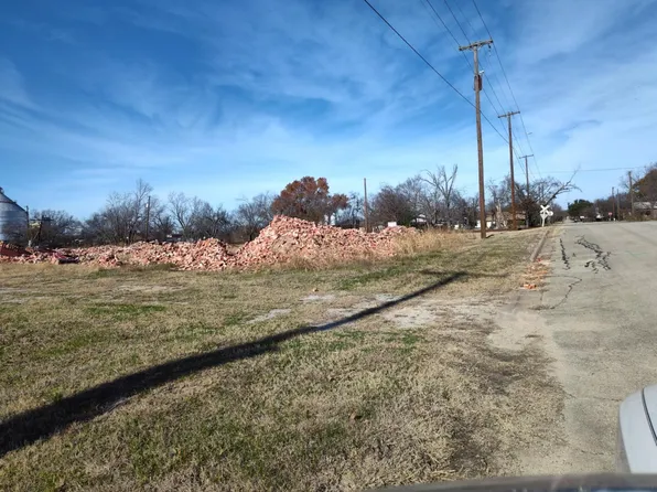 408 S 4th St, Corsicana, TX 75110