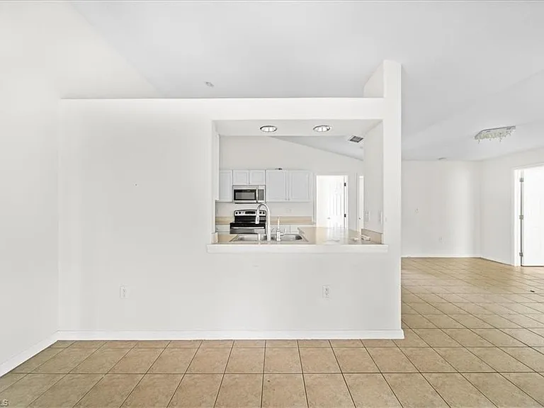 1019 Angelo Ave — Photo 17