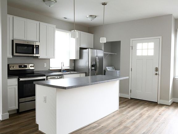 4th image of 1709 W Leigh St