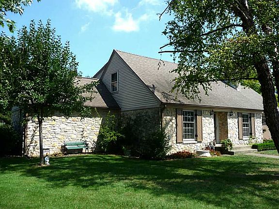 2nd image of 219 Swan Ct