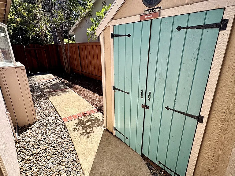 1160 Santa Lucia Dr — Photo 23
