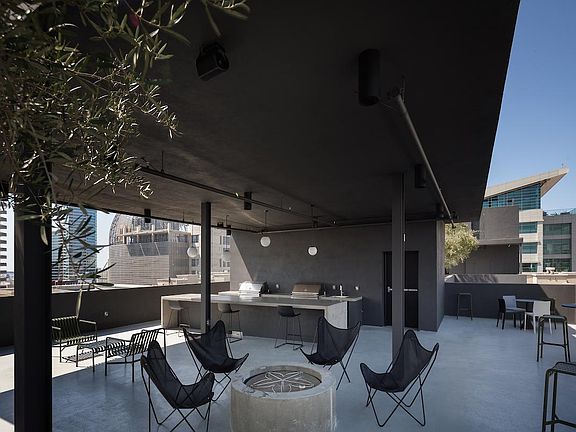 5th image of 454 13th St Unit 201
