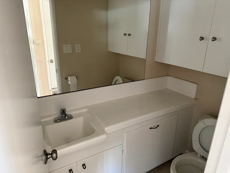 8040 La Jolla Shores Dr #E — Photo 9