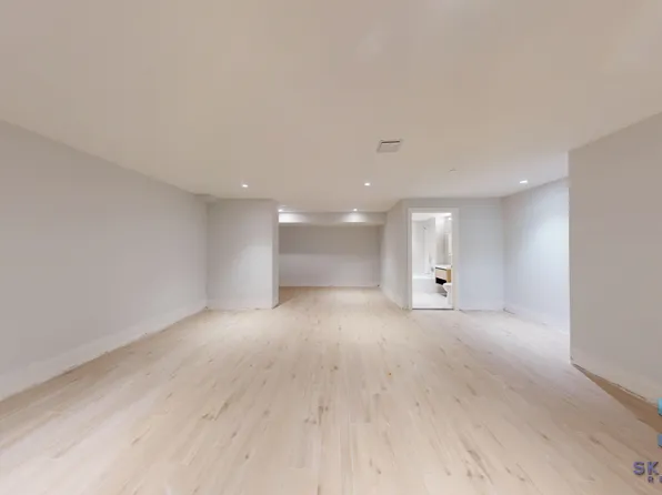 43-25 52nd Street image 12 of 34