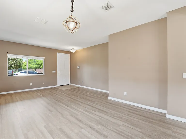 371 W Flame Tree Ave — Photo 24