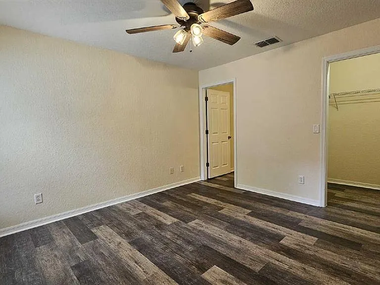 6290 W Oak Park Blvd — Photo 6