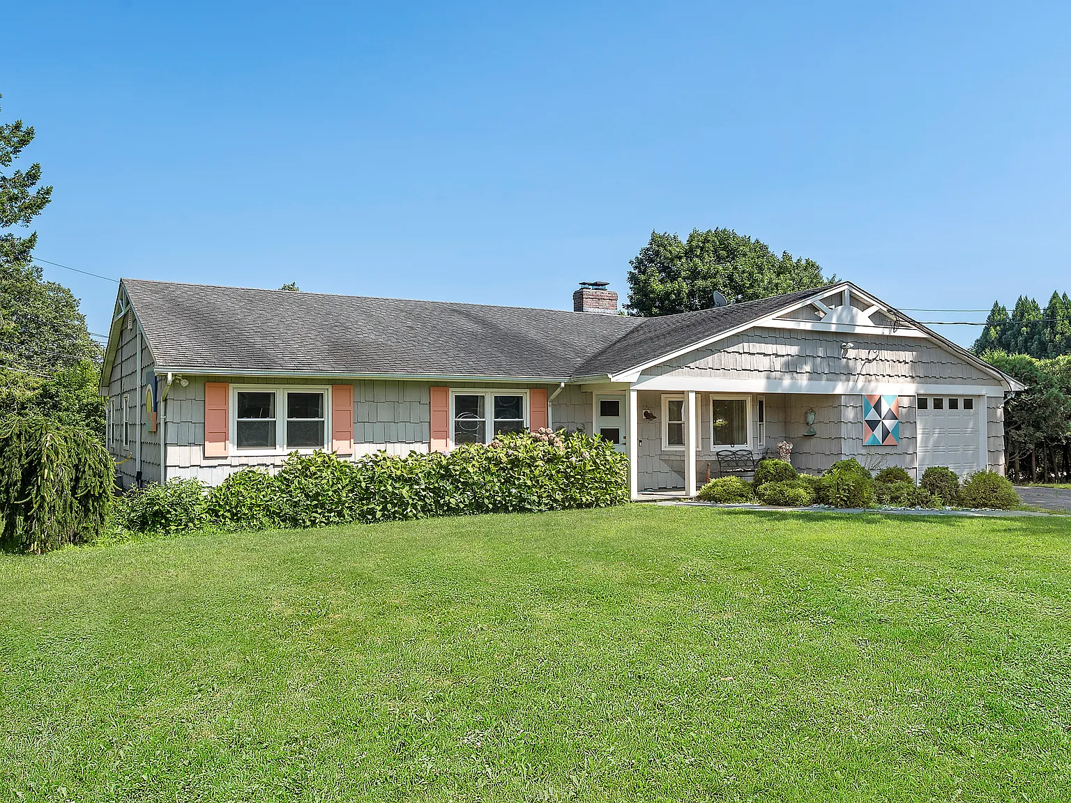 New Rental Close to Village and Beach — Photo 1