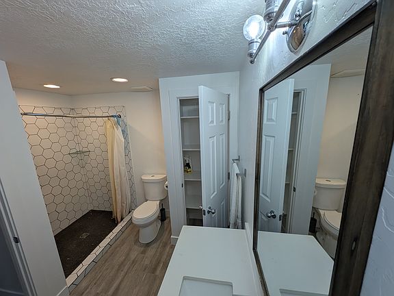 4th image of 5206 W Hunter Dr #4