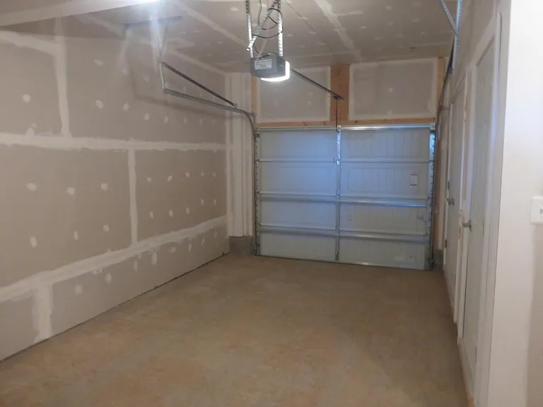 One-car garage