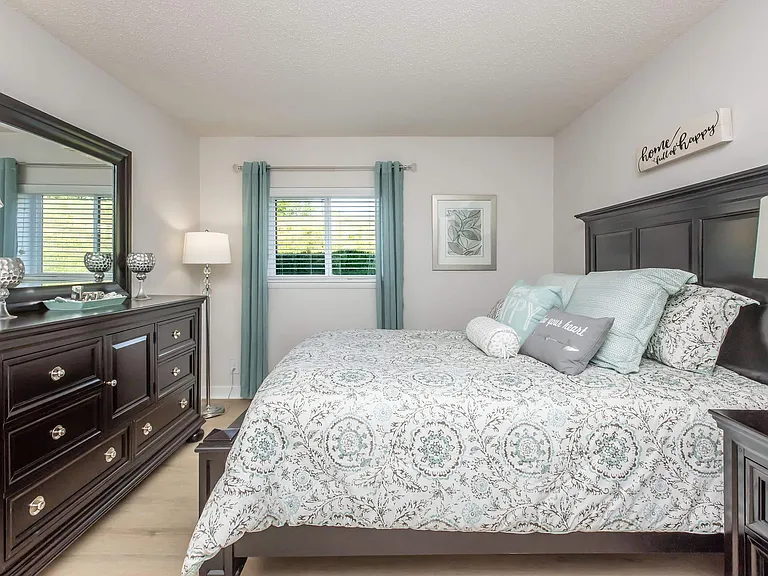 Nob Hill Apartment Homes — Photo 19