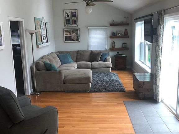 4th image of 7311 Edgewater Dr