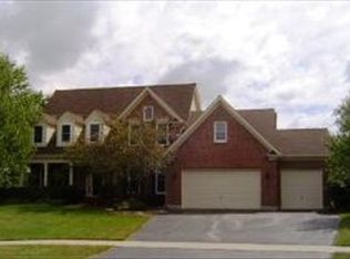 501 Oxmoor Ct, Saint Charles, IL 60175
