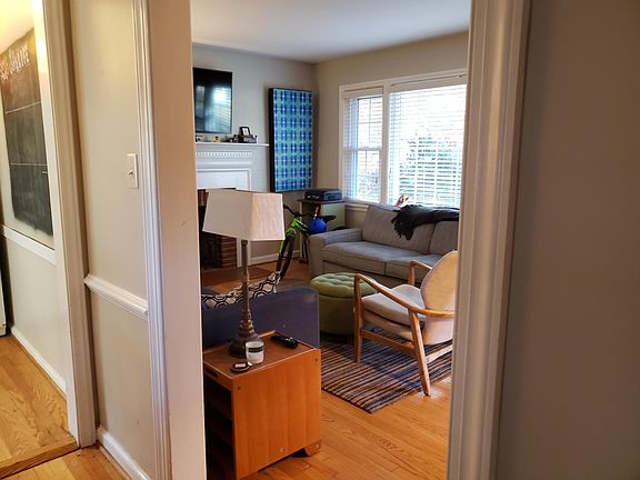 3rd image of 4417 Stonewall Ave