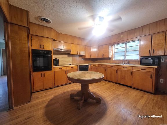 5th image of 23 Rita Dr