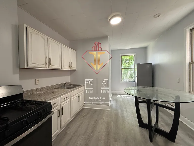 34 Clerk St #1R — Photo 3