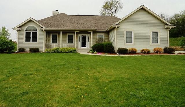 210 Hunters Glen