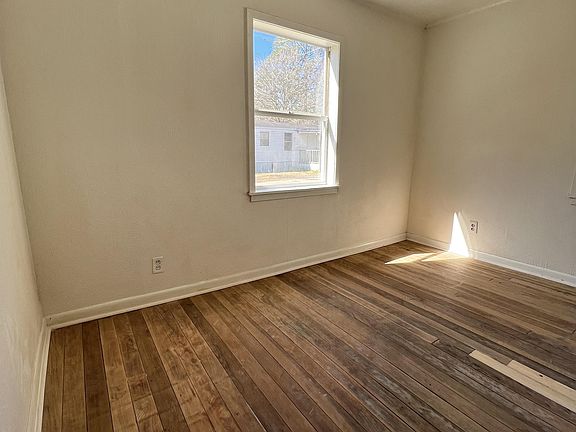 4th image of 337 Vernon St