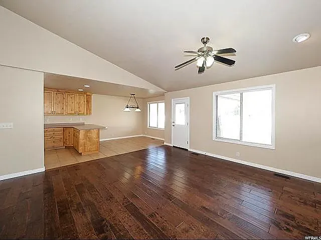 5 bed, 3363 sqft, $3,500 — Photo 3