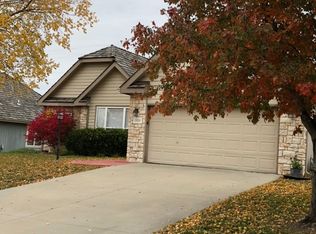 1808 Sweetwater Ct, Lawrence, KS 66047