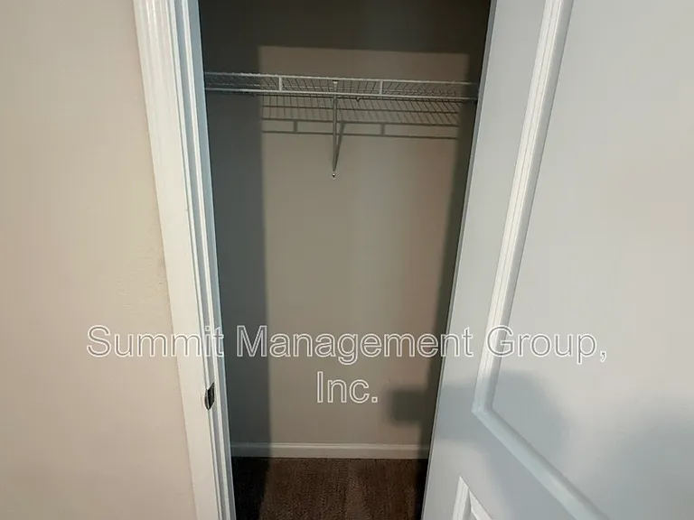 219 Limestone Cir — Photo 31