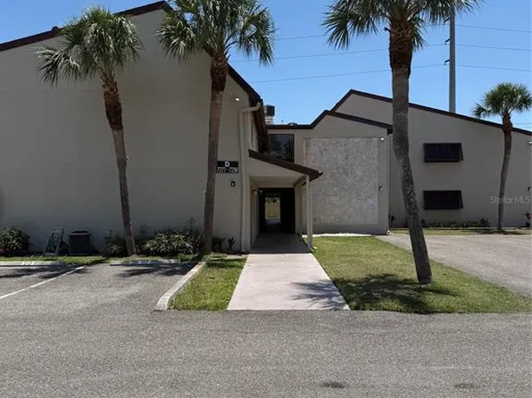 7273 Cloister Dr #121, Sarasota, FL 34231