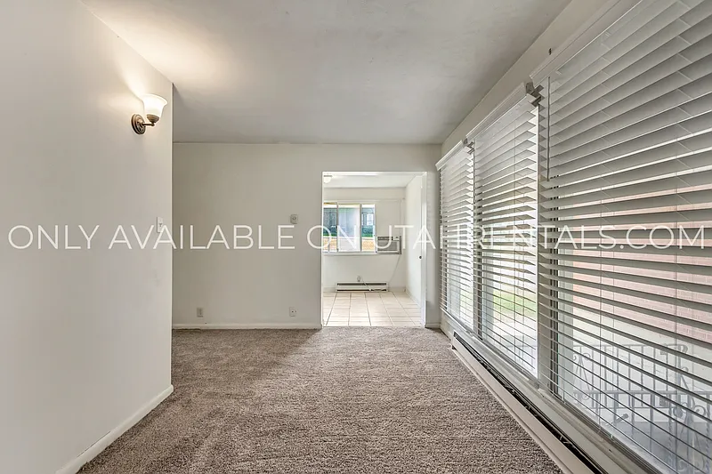 1 bed, 1.0 bath, 850 sqft, $995 — Photo 2