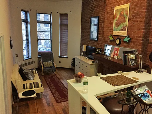 Rented by Joe Gotham LTD | media 8