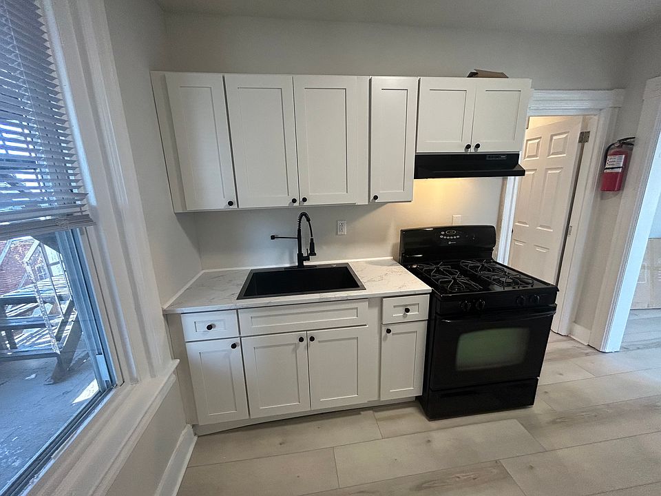 1st image of 802 N 8th St APT 2