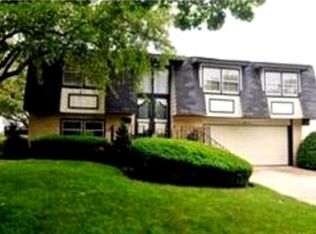 36 Saint Armand Ln, Wheeling, IL 60090