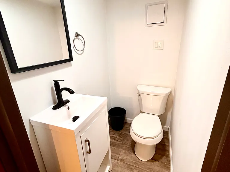 175 E Van Buren St #3 — Photo 11