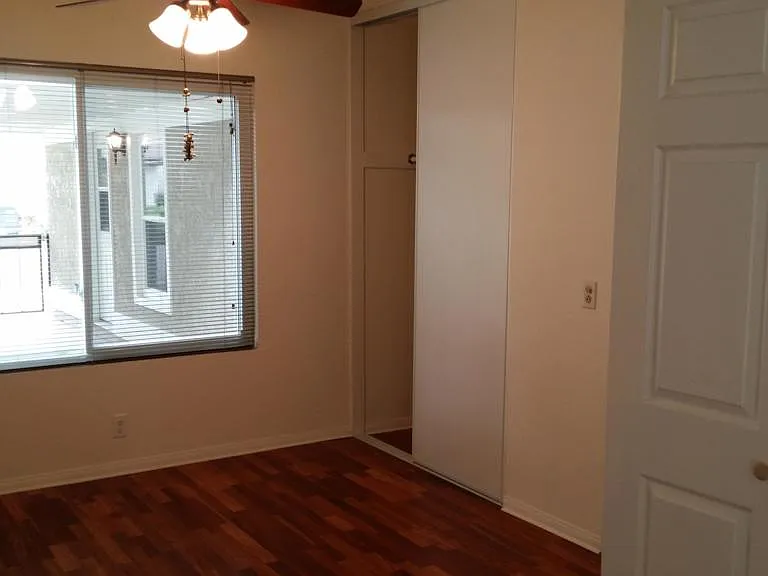4875 Colony Dr — Photo 12