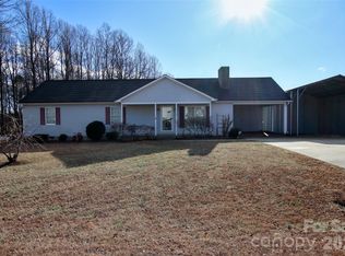 112 Wind Terrace Ct, Lexington, NC 27295
