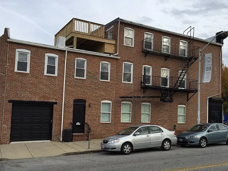 1246 Light St #B — Photo 1