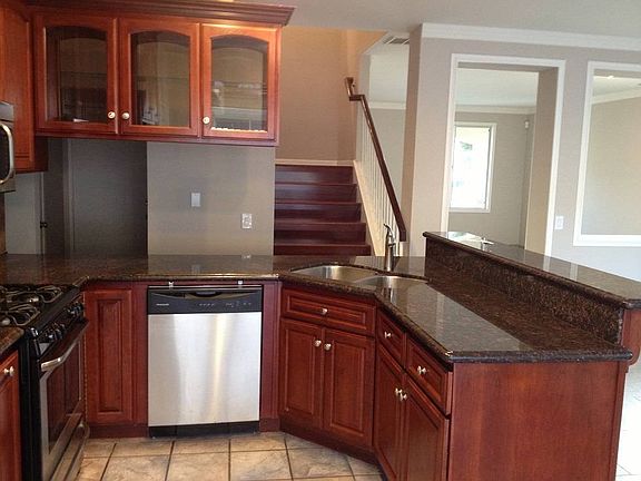 2nd image of 1061 Camellia Ct
