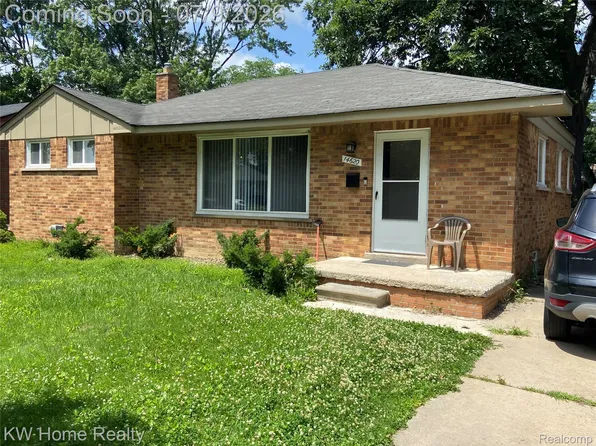 14620 Pearson St, Oak Park, MI 48237