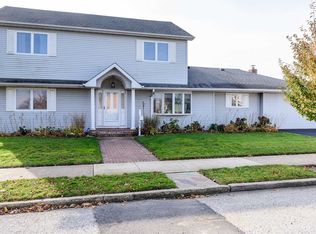 474 E Olive St, Long Beach, NY 11561