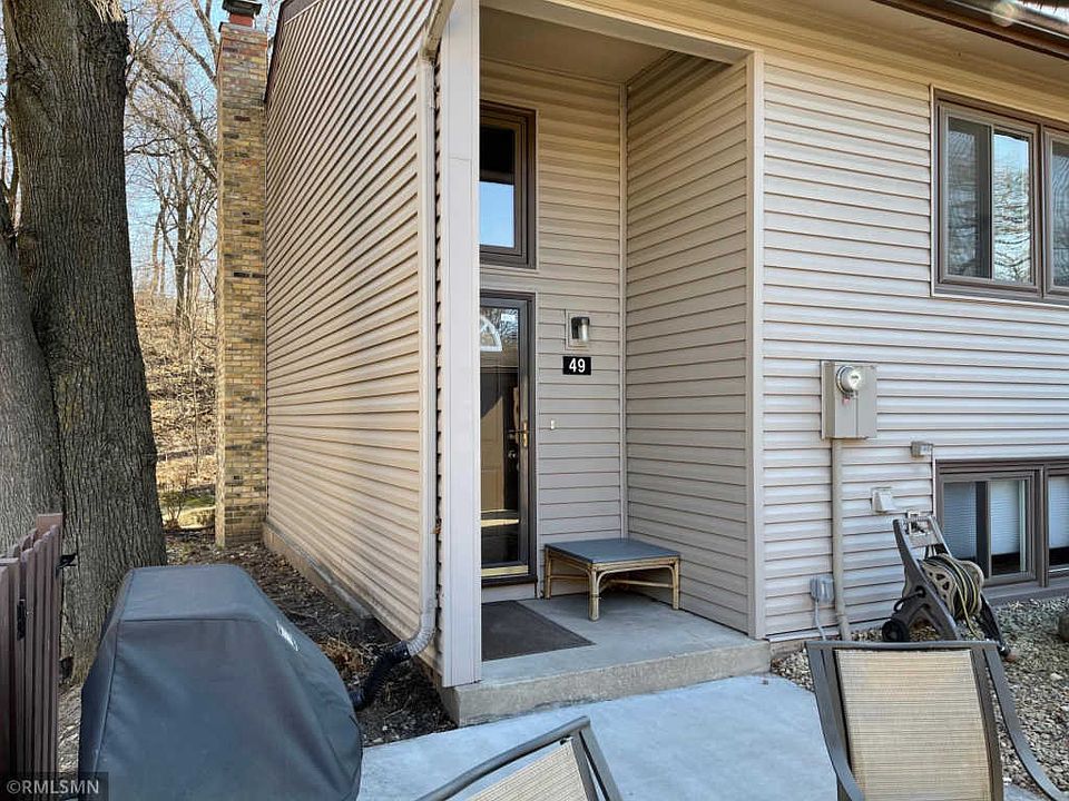1st image of 49 River Woods Ln