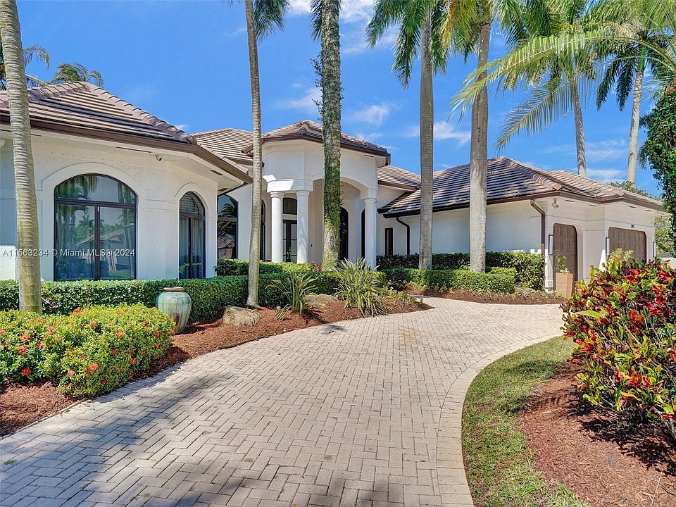 1st image of 2497 Poinciana Dr