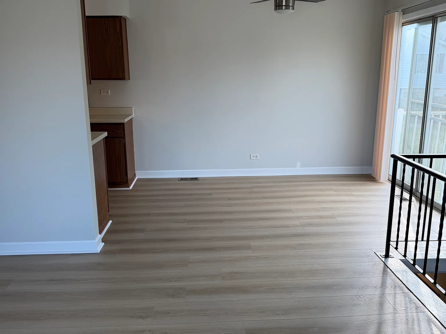 2 bed, 1044 sqft, $2,200 — Photo 3