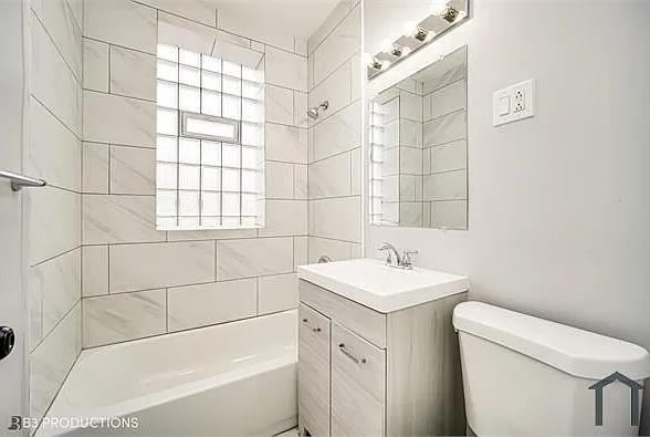 8524 S Oglesby Ave #1 — Photo 4