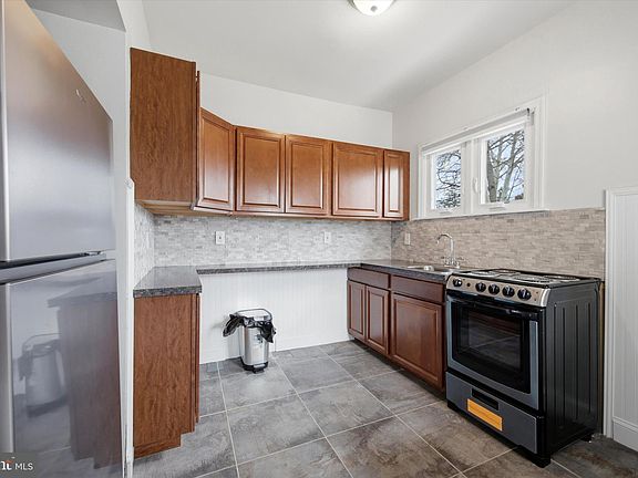 3rd image of 101 N Eagle Rd #1