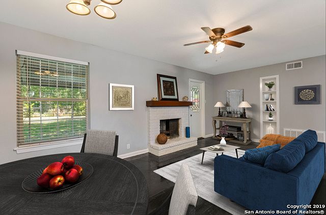 1st image of 347 Pinewood Ln