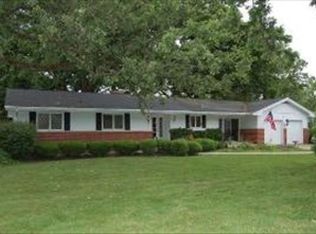 1117 Forest Dr, Elgin, IL 60123