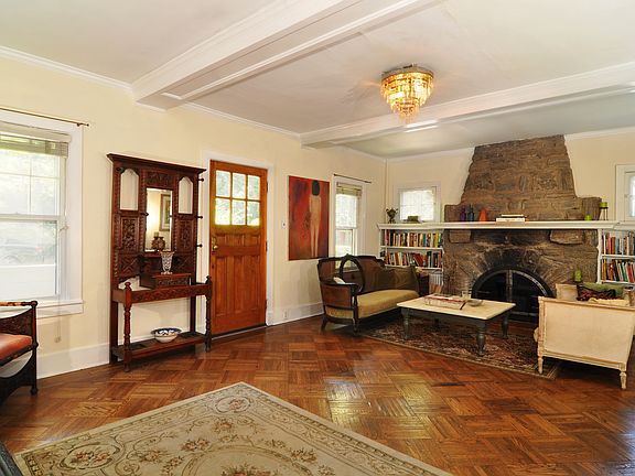 2nd image of 17 Chestnut Dr