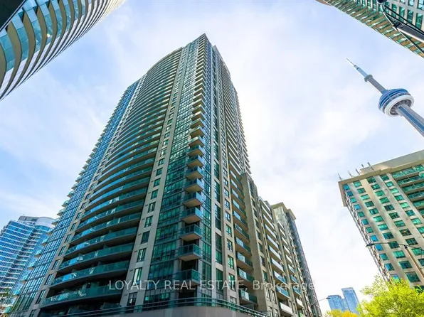 19 Grand Trunk Cres Unit 309, Toronto, ON M5J 3A3