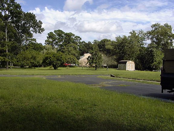 2nd image of 6514 Lake Dr