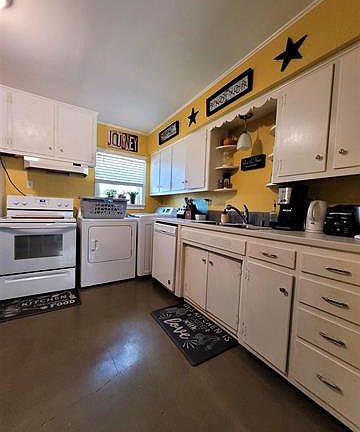 4th image of 1016 Park Dr