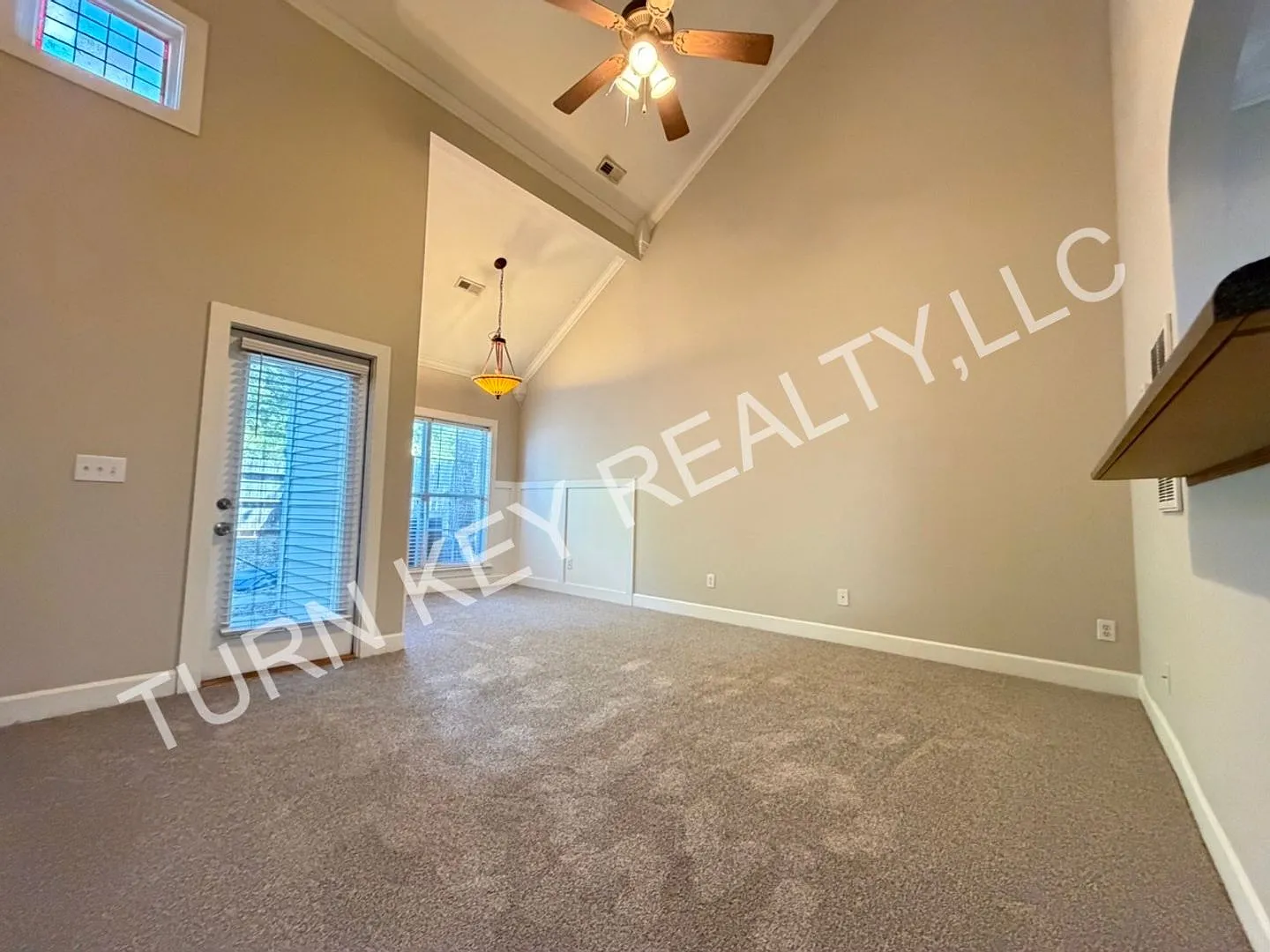Townhouse for rent in Calera — Photo 3