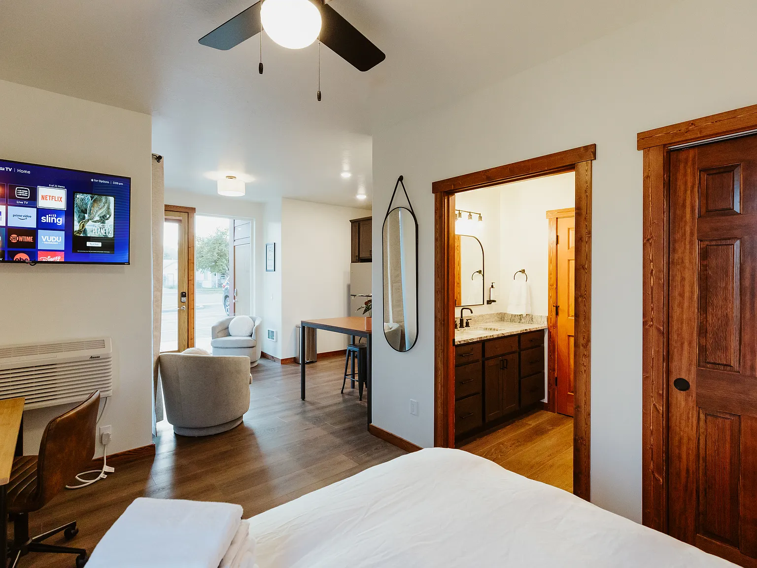 Studio, $3,089 — Photo 4